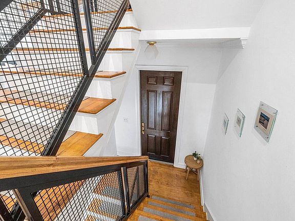 5th image of 75 NE 5th Avenue #C