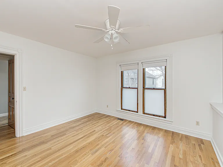 237 E Saint Joseph St — Photo 21