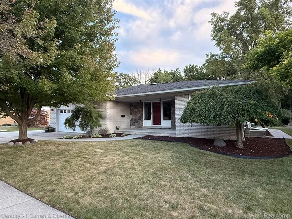 14363 Williamsburg Dr, Riverview, MI 48193