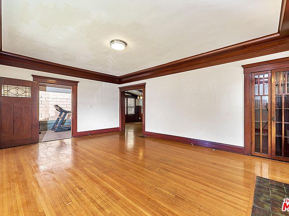 4th image of 1016 S Oxford Ave