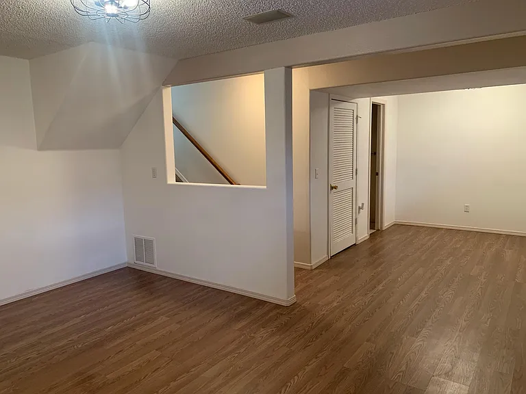 1330 Eastmeadow Ct — Photo 15