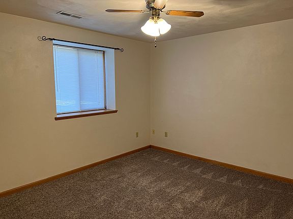 3rd image of 732 Meadow Park Dr #A-1