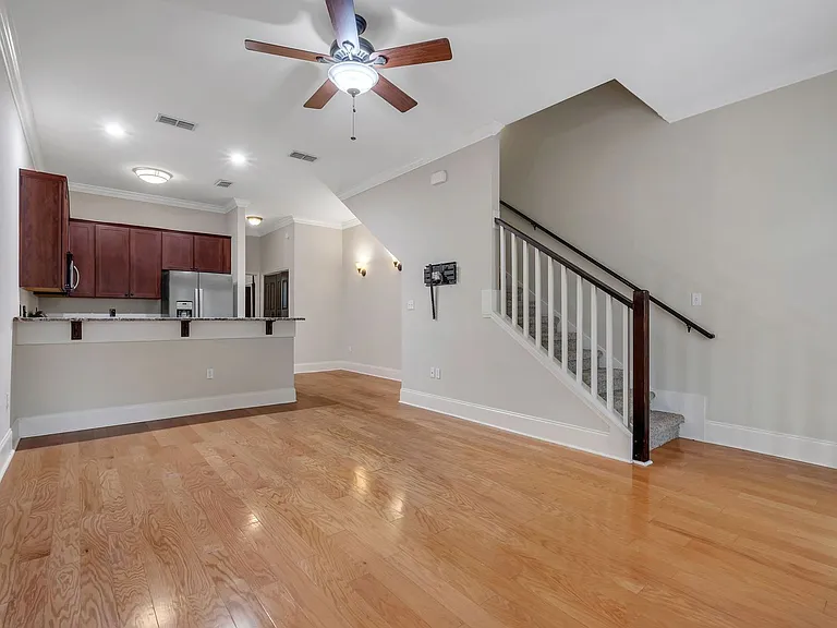 382 E Bradford Rd — Photo 6