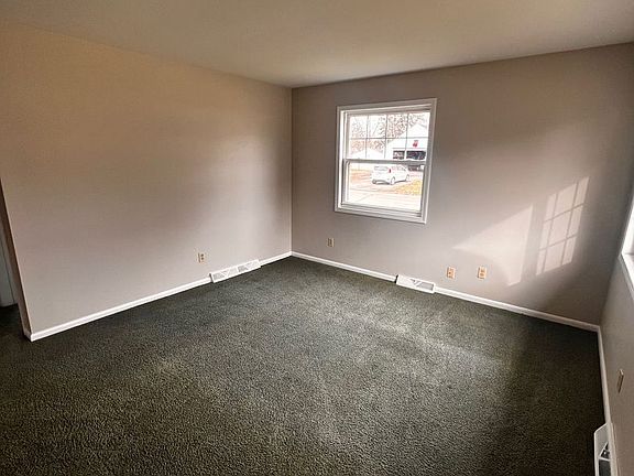 5th image of 1328 Cayuga Ave