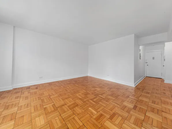 105 Ashland Place image 7 of 23