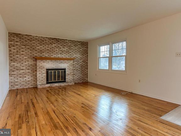 5th image of 18 Laurel Dr