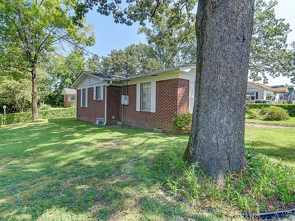 4th image of 410 Crestwood St