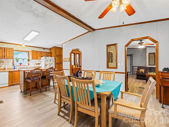 5th image of 1225 Panther Point Rd