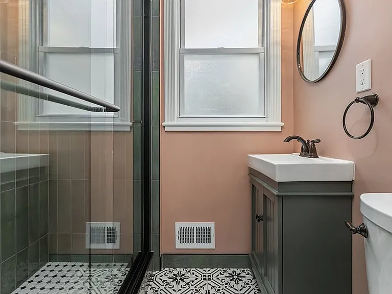 718 Washington St #1 — Photo 13