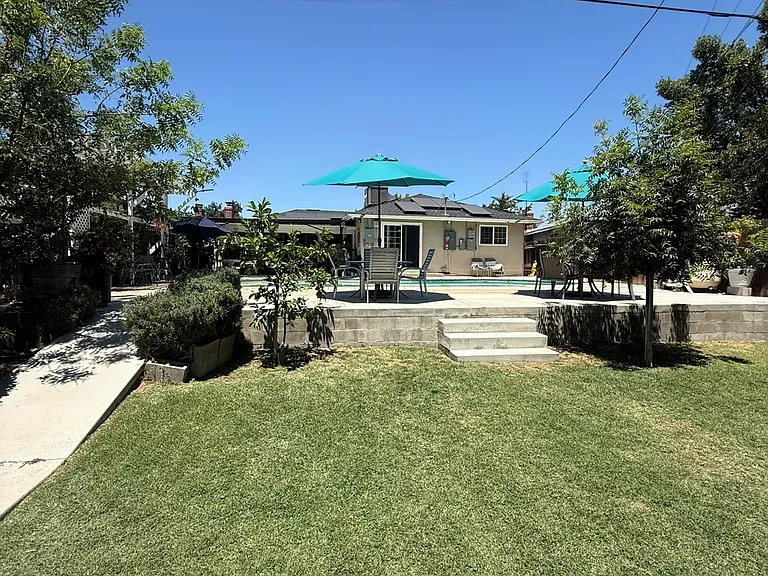 2802 E Griffith Way — Photo 12