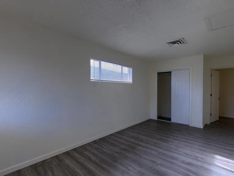 4702 N 48th Ave — Photo 20