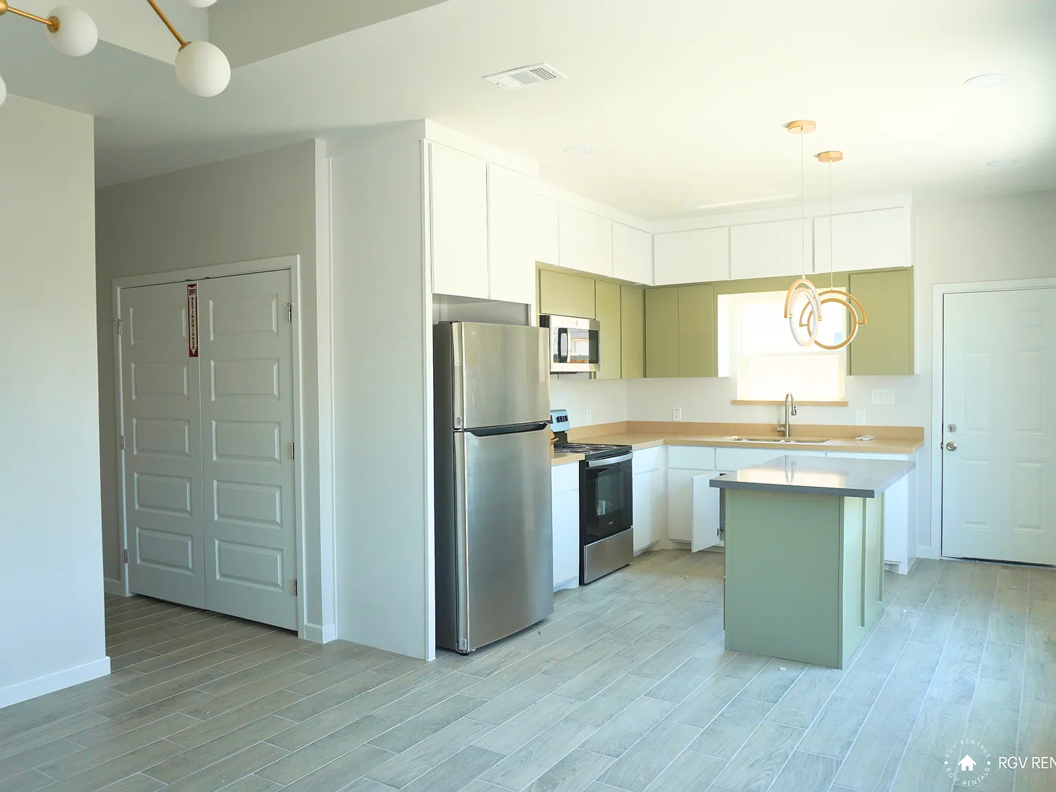 1004 Sugar Garden Ave — Photo 3