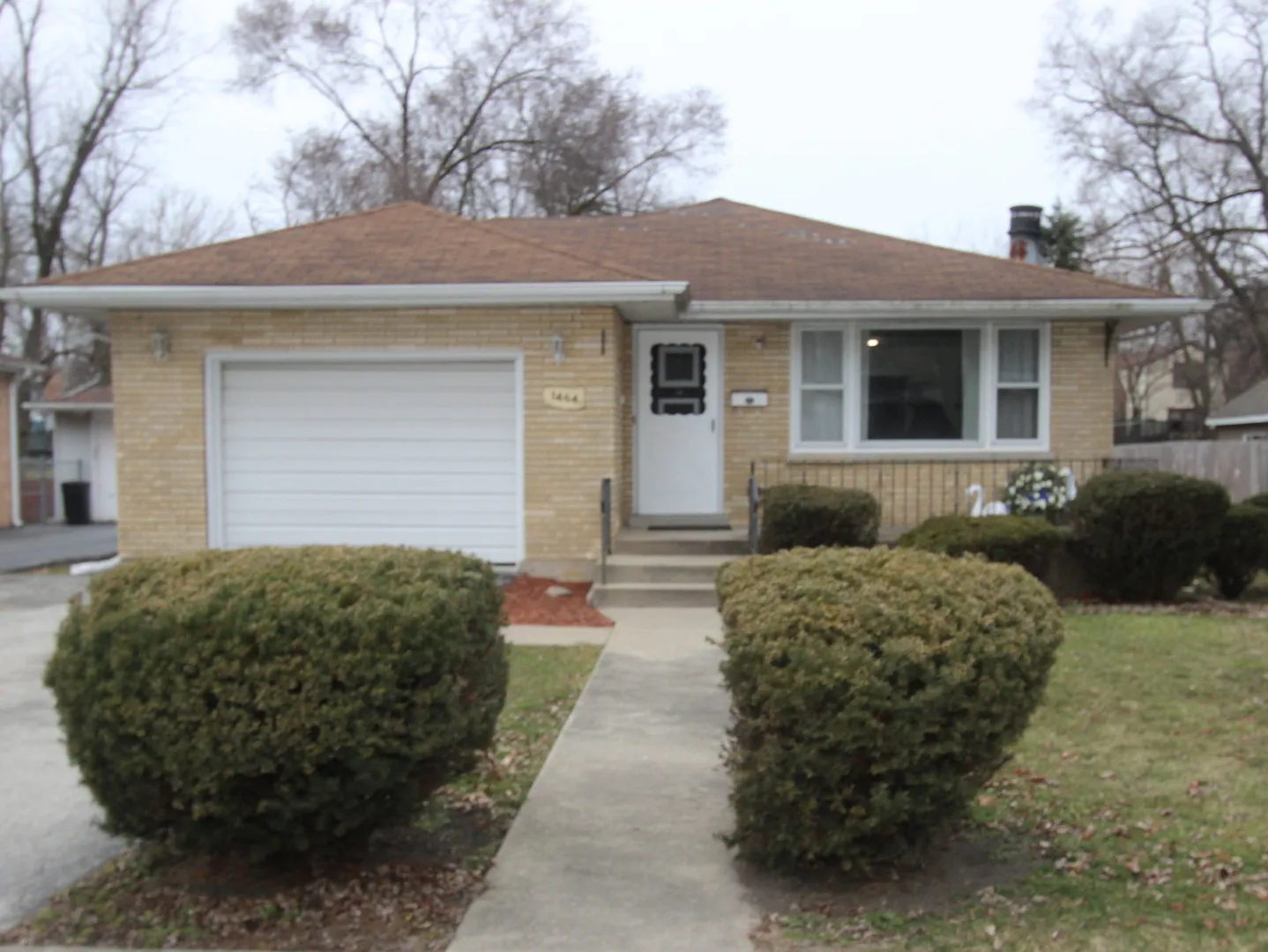 1464 Ridge Rd photo 1