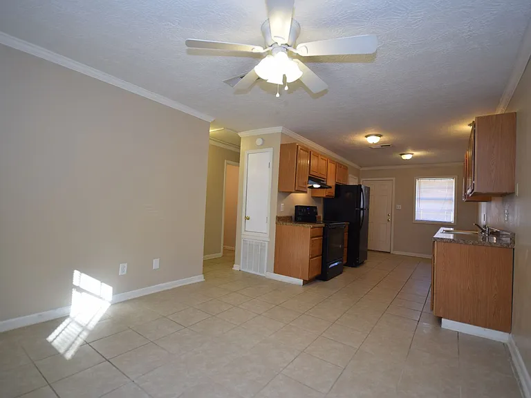 132 Wilson St — Photo 2