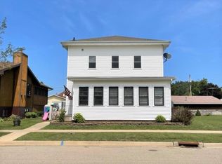 603 Jefferson St, Bellevue, IA 52031