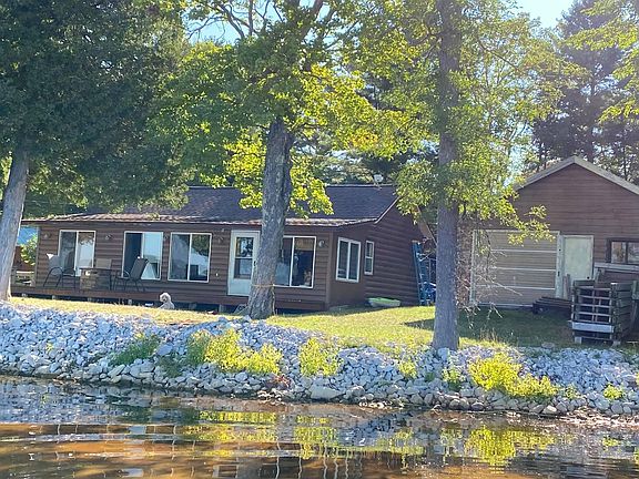 3rd image of N7322 Lake Blvd