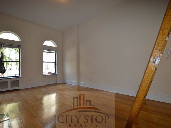 3rd image of 142 W 75th St APT 1A