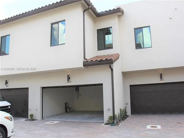 4272 NW 82nd Ave — Photo 15