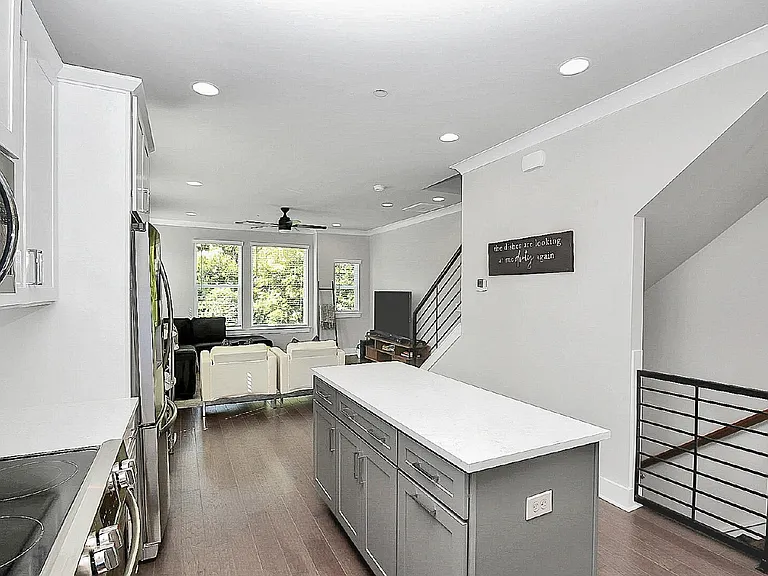 1103 Shuman View Ct — Photo 11