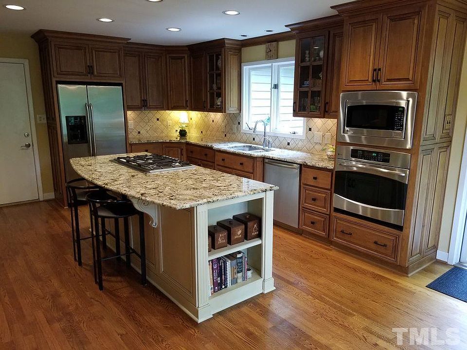 2nd image of 10616 Leslie Dr