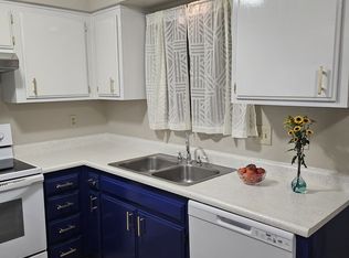 810 Caroline Ave APT B, Mount Shasta, CA 96067