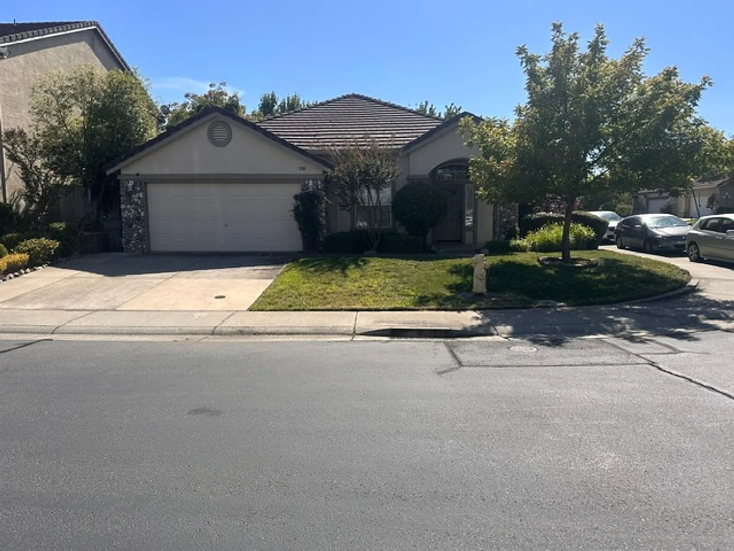 Beautiful Stanford Ranch Charmer — Photo 1