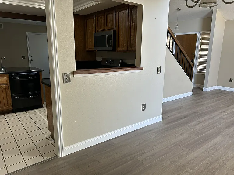 13515 Grain Ln — Photo 6