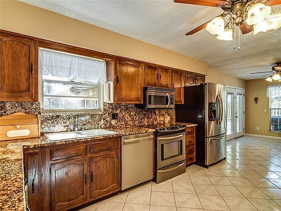 3rd image of 92042 Crane Dr