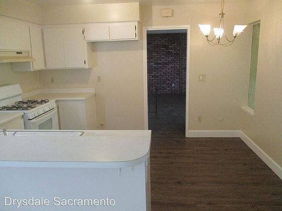 3rd image of 5412 Sawtooth Ct