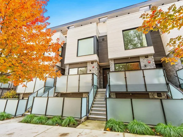 650 E 2nd St #107, North Vancouver, BC V7L 1C8