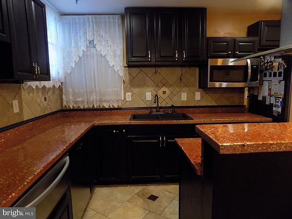 4th image of 4422 Camellia Rd