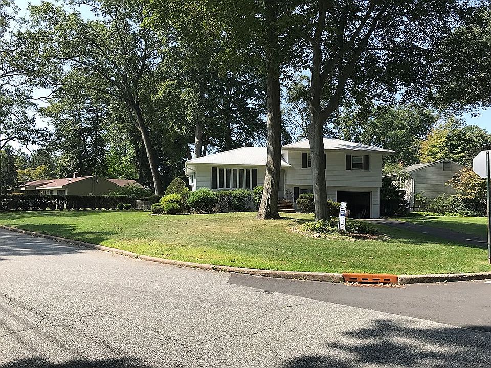 1st image of 12 Pineview Dr