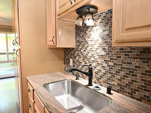 2nd image of 291 Tradewinds Dr APT 3