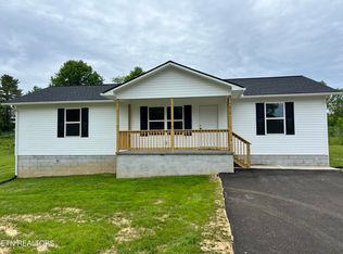 212 Thompson Ln, Crossville, TN 38555