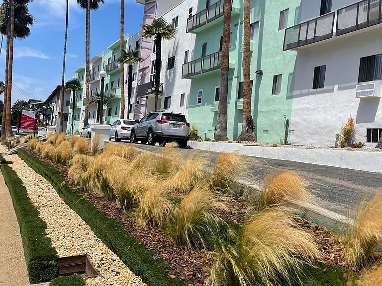 The Diplomat Apartments — Photo 3