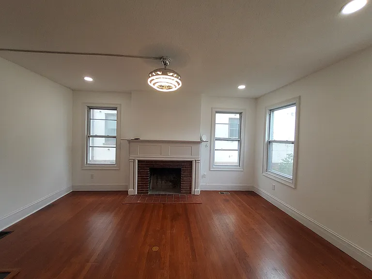 347 Alden Ave #2 — Photo 4