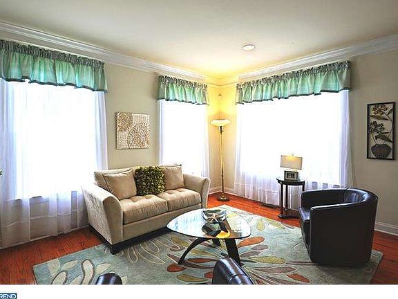 4th image of 4147 Crescent Dr
