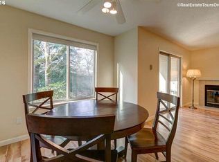 86 Kingsgate Rd UNIT D104, Lake Oswego, OR 97035