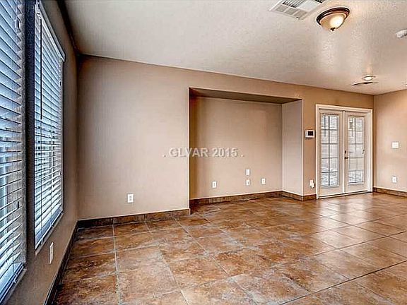 3rd image of 929 Percy Arms St