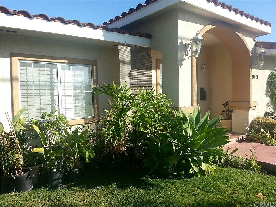 2nd image of 9821 Downey Ave