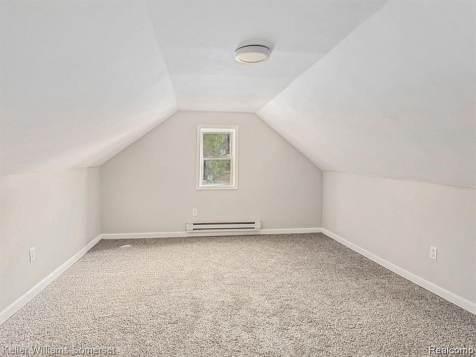 1419 Morris Ave, photo 12