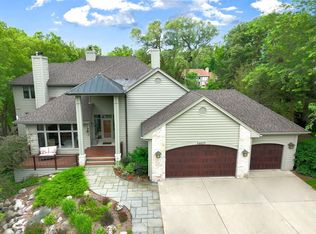 16625 Brehon Ln, Brookfield, WI 53005