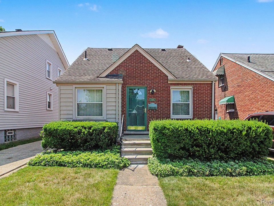 1st image of 1395 Mayflower Ave