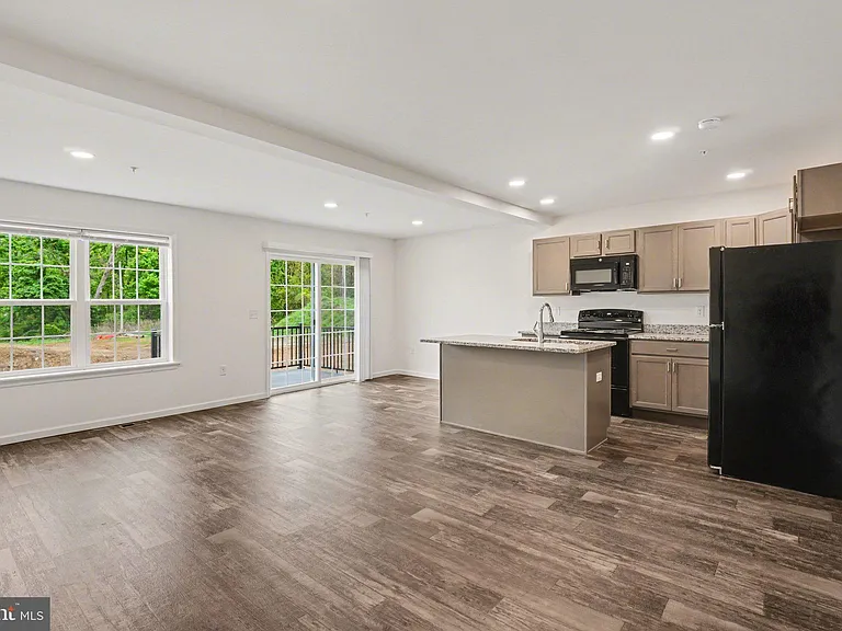 22 Sand St — Photo 8
