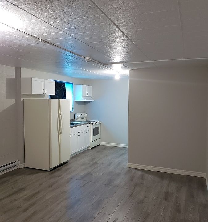 1st image of 380 Giles Blvd W