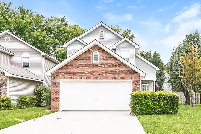 215 Hunters Chase Dr