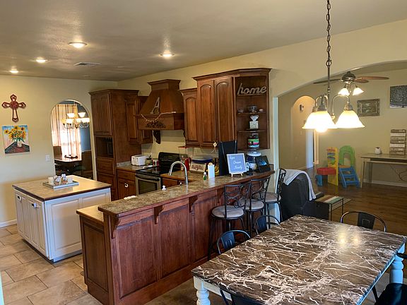 2nd image of 1526 Carey Dr
