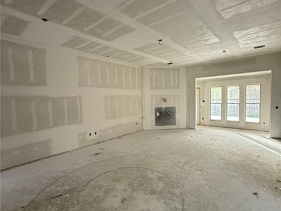 3rd image of 922 Dove Chase Ln