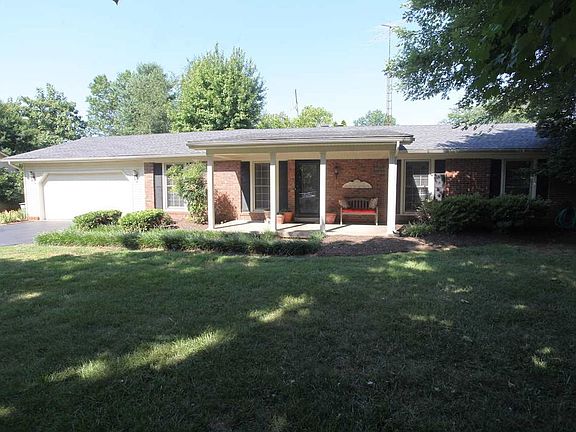 3rd image of 2419 Bluegrass Dr