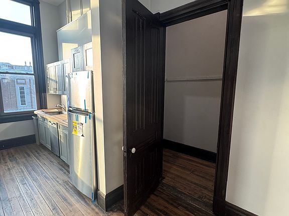 5th image of 219 N Main St #G